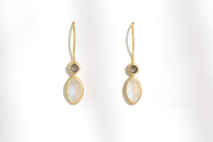 Caraz earring Labradorite