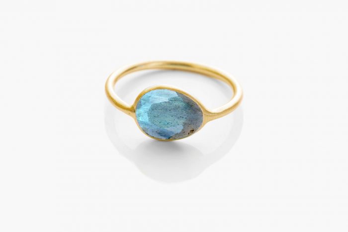 Hera ring Labradorite