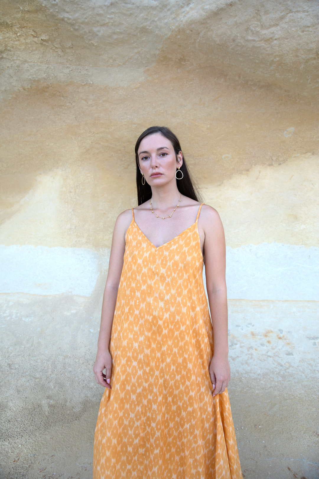 Vestido espalda pico sun mostaza